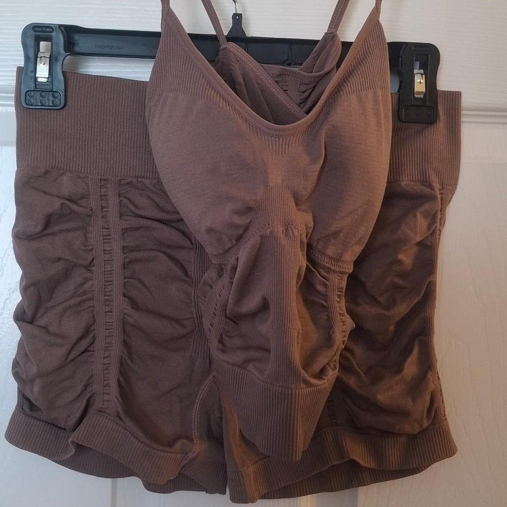 activewear - Picture 2 of 4